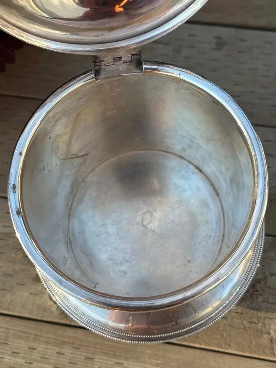 Antique English Silver Plate Biscuit Barrel by Birks Rideau Plate Footed, C.1900 - Picture 9 of 14